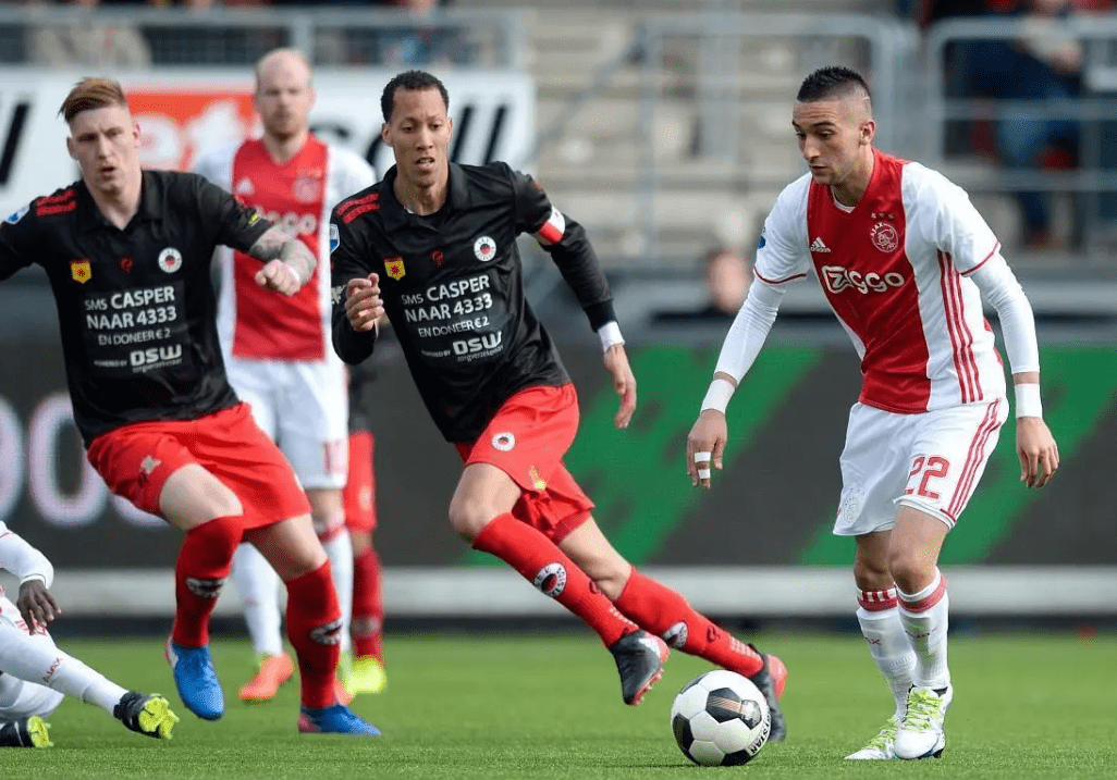 姚伟在右路 姚伟在右路