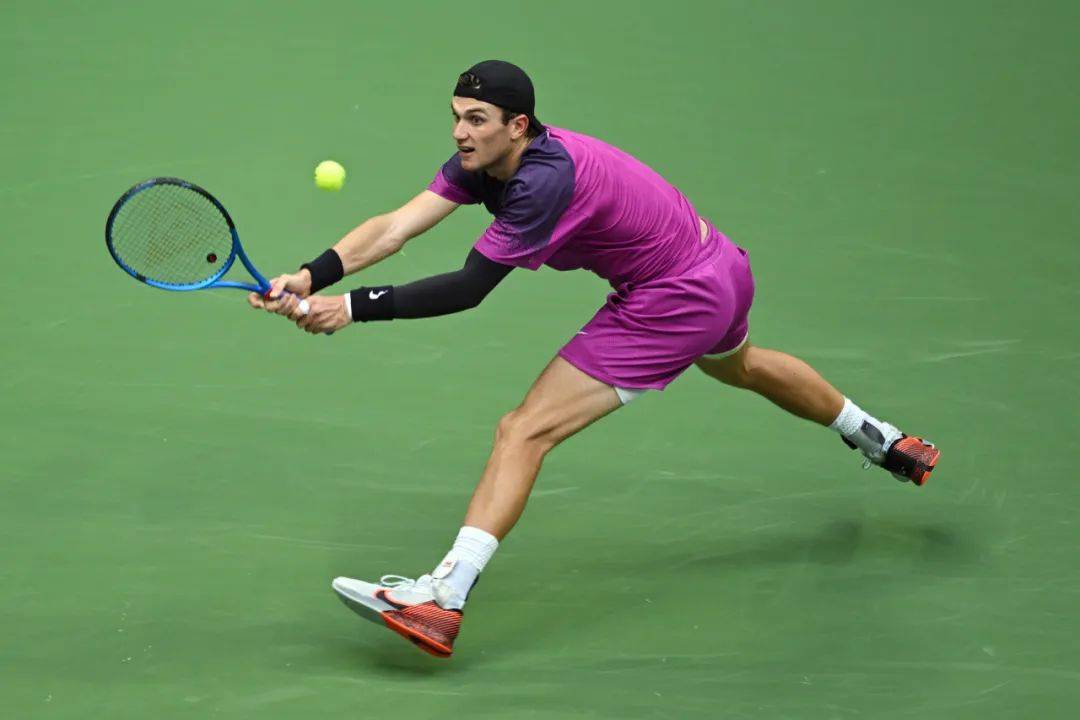 赛中斩获佳 赛中斩获佳